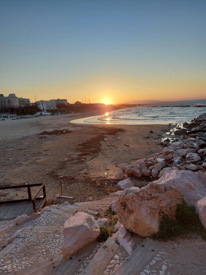 I Tre Marchi Rooms / Camera Mare Termoli Bagian luar foto
