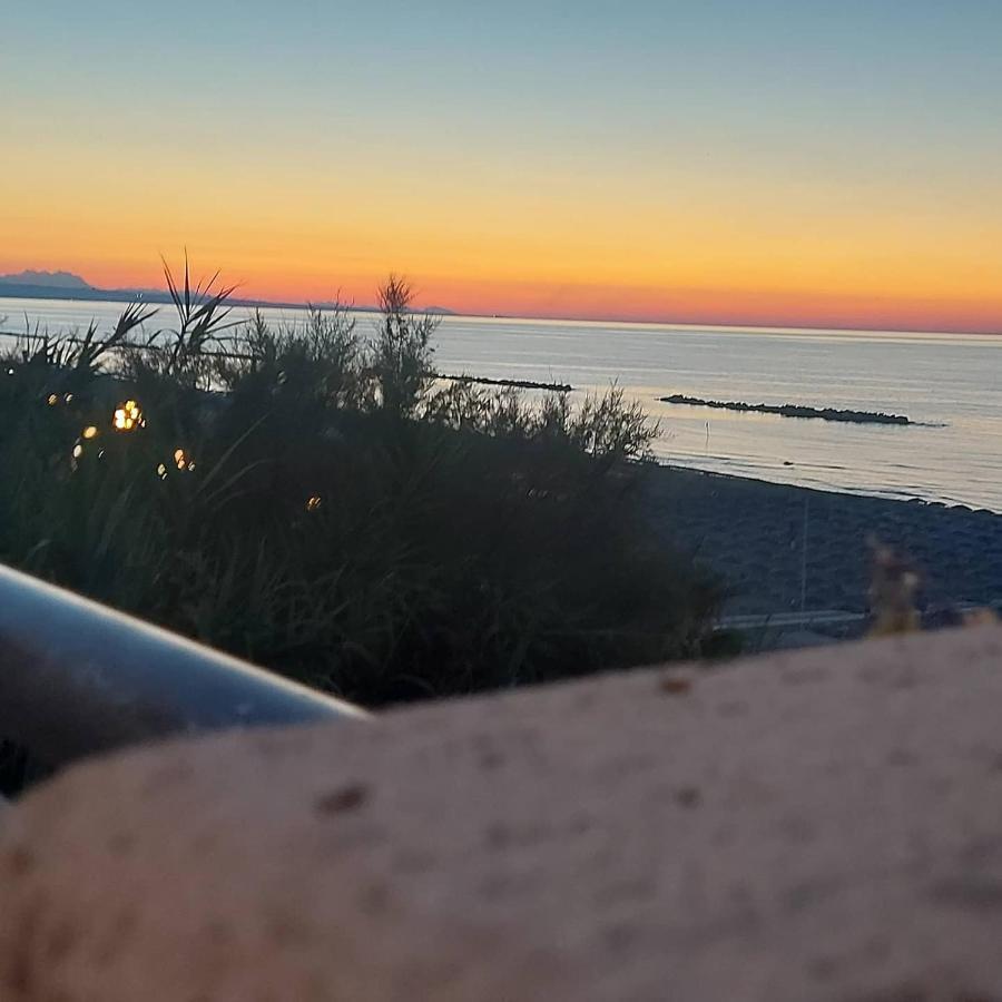 I Tre Marchi Rooms / Camera Mare Termoli Bagian luar foto