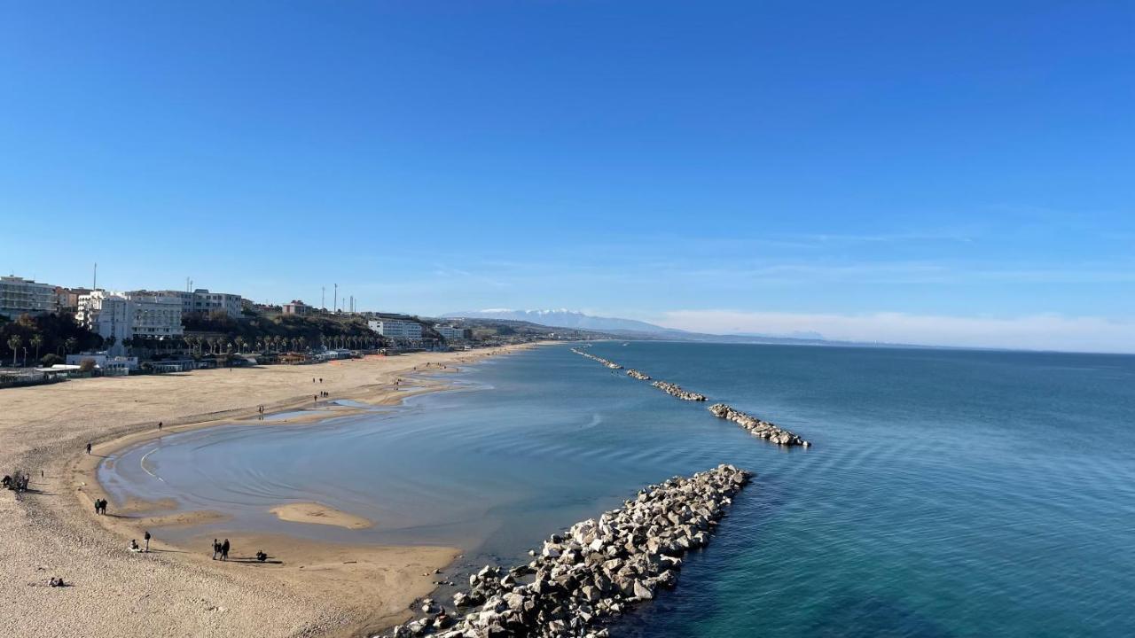 I Tre Marchi Rooms / Camera Mare Termoli Bagian luar foto